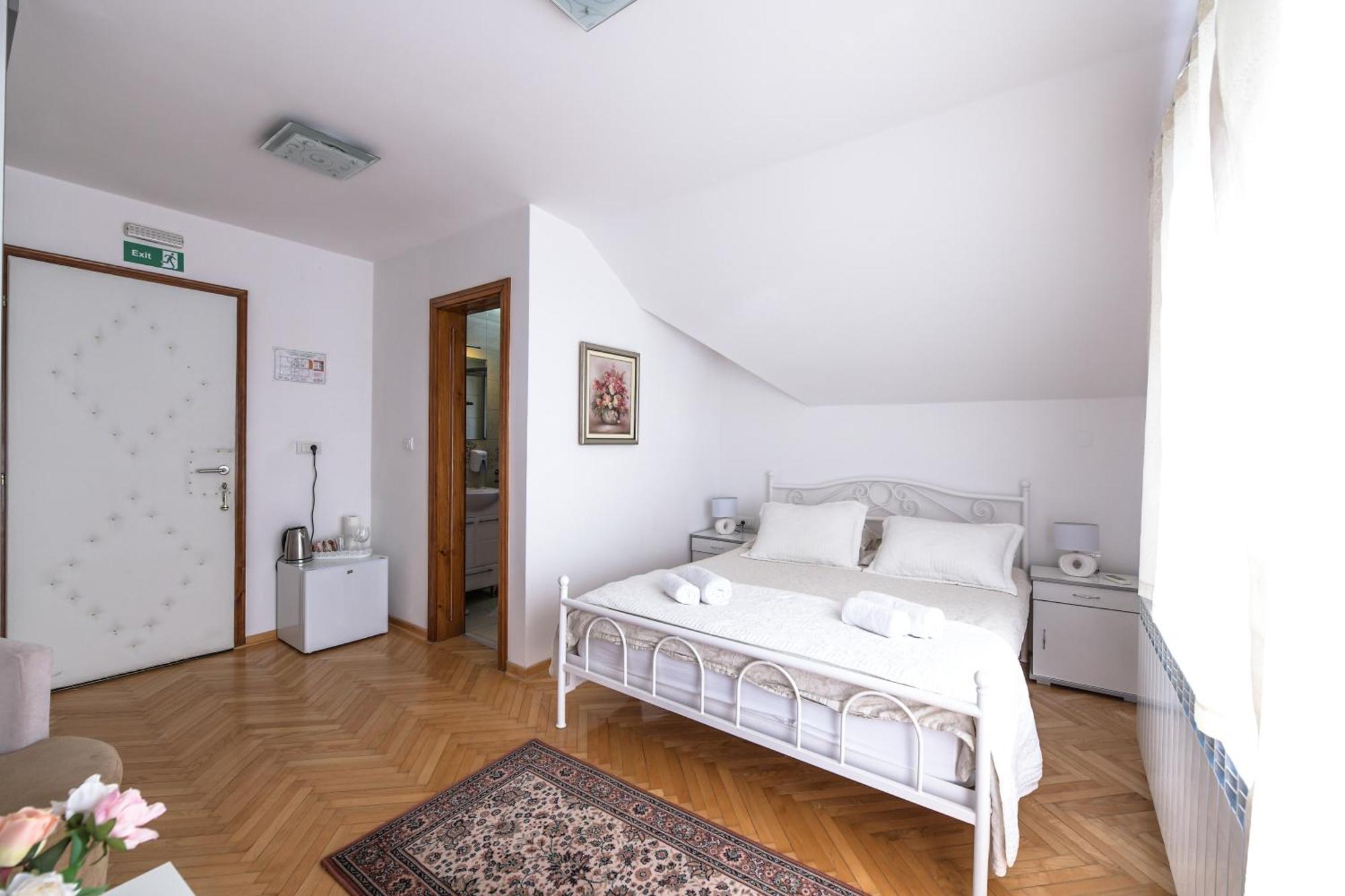 Suncani Breg Apartments Врднік Номер фото